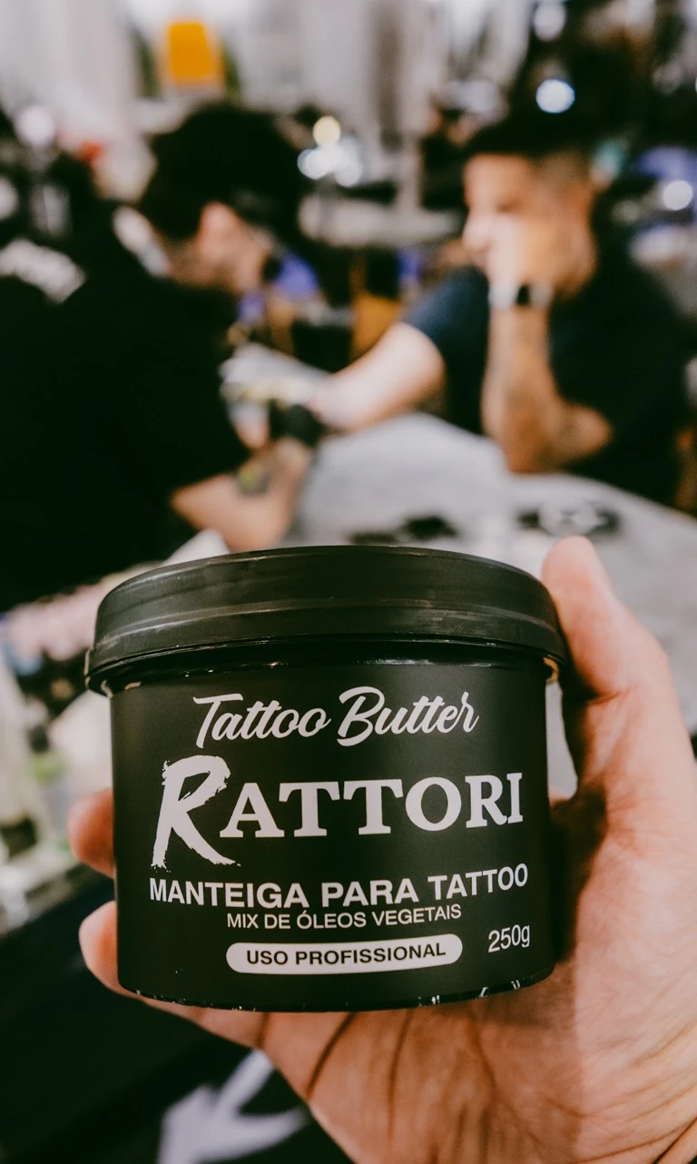 Manteiga Rattori — Tattoo Butter, uso profissional